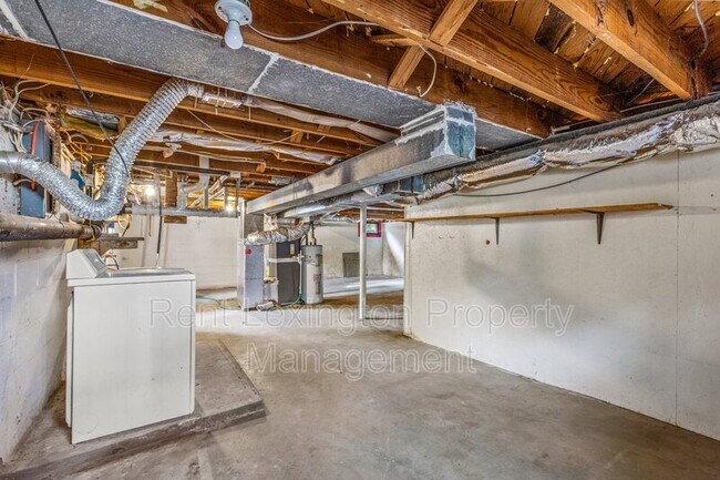 Building Photo - 312 Boiling Springs Dr