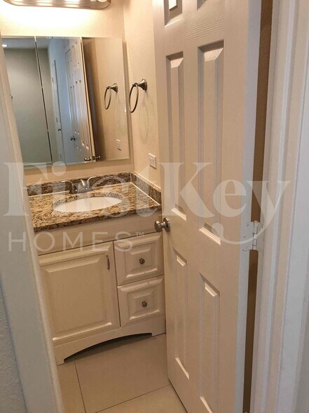 Building Photo - 1217 Meadow Creek Dr