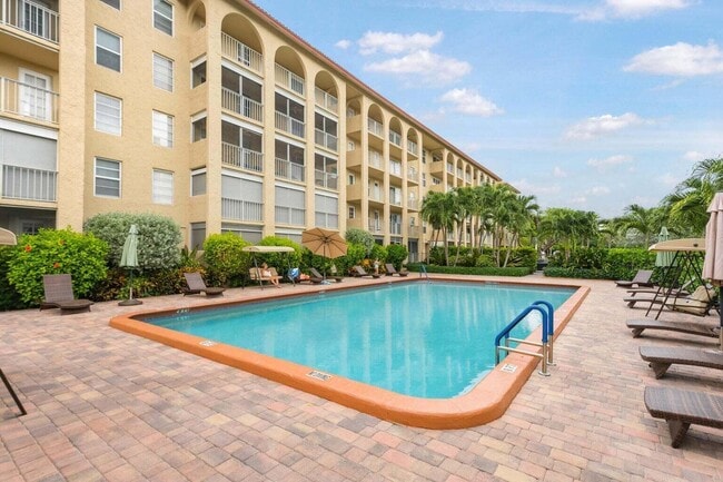 Building Photo - 950 Ponce De Leon Rd