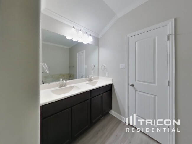 Building Photo - 1367 Star Meadow