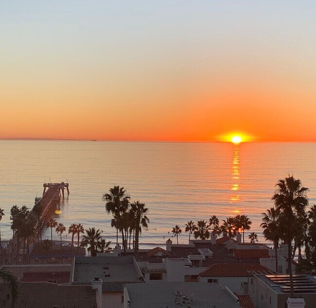 Building Photo - 420 Monterey Ln