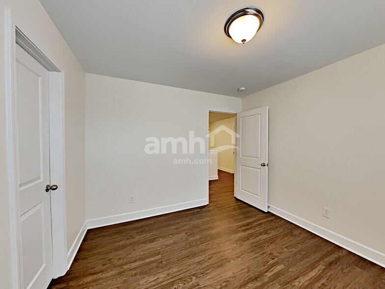 Building Photo - 4264 Longfellow Dr