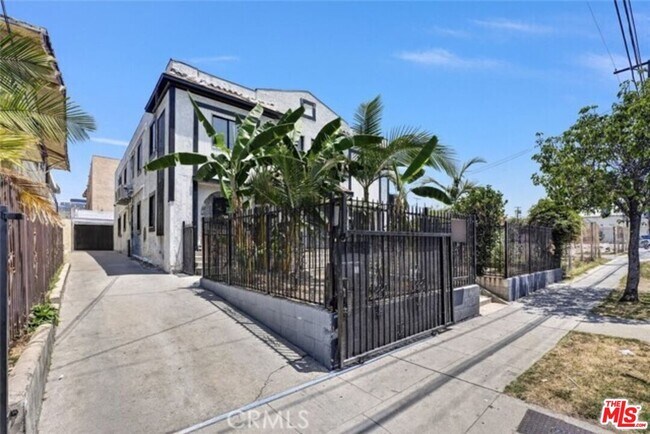 Building Photo - 2627 San Marino St