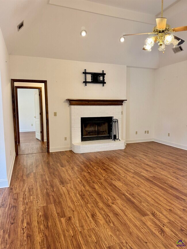 Building Photo - 1127 Alderly Ln