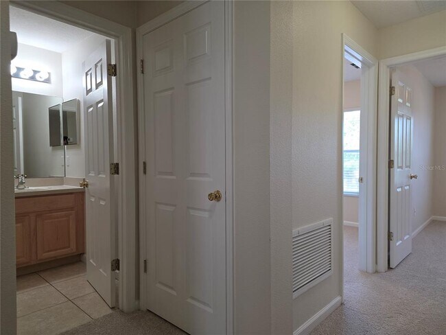 Building Photo - 16661 Cedar Crest Dr