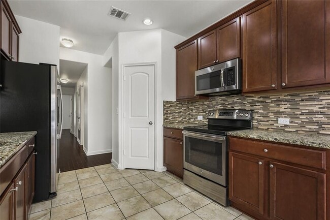 Building Photo - 18105 Bandelier Dr