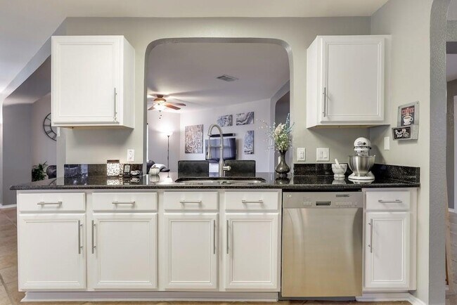 Building Photo - 309 Greener Dr
