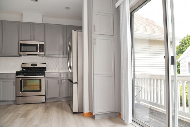 Building Photo - 3467 Ravinia Cir