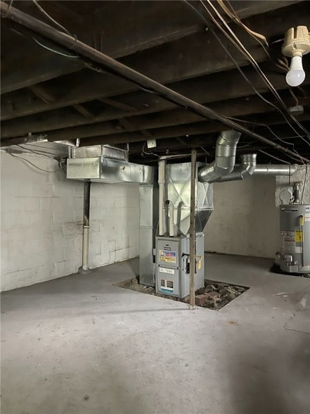 Building Photo - 2115 6th Ave