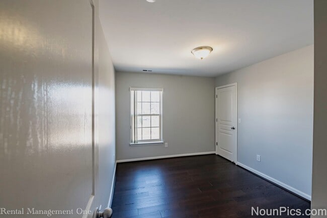 Building Photo - Beautiful 3 bedroom Condominium in Hazel Park