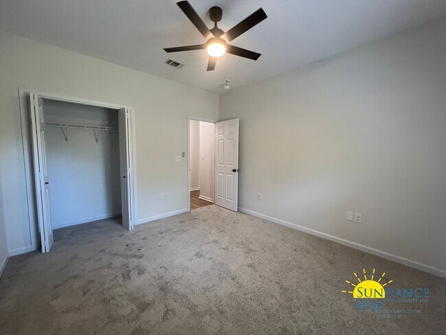 Building Photo - 3 Bedroom Smart Solar Home in Crestview!