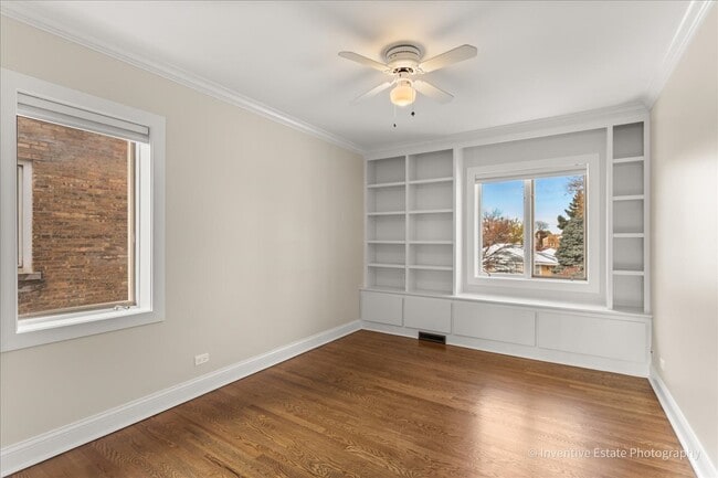 Building Photo - 10323 Canterbury St