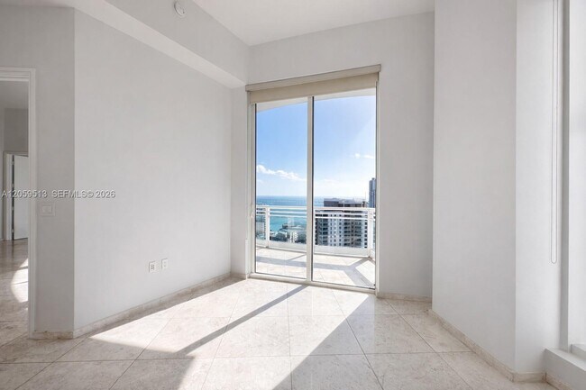 Building Photo - 900 Brickell Key Blvd