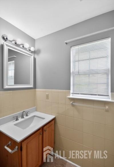 Building Photo - 317 Vasser Dr