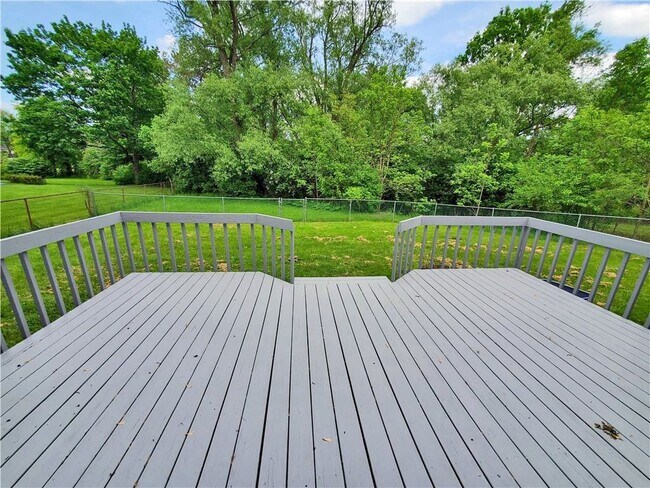 Building Photo - 44 Roby Dr