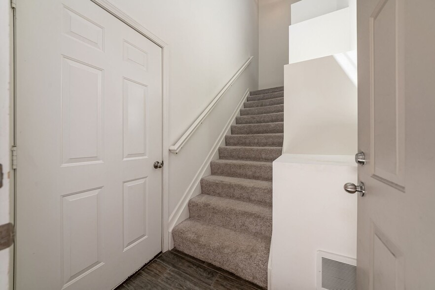 Building Photo - 3587 Evelynton Ave