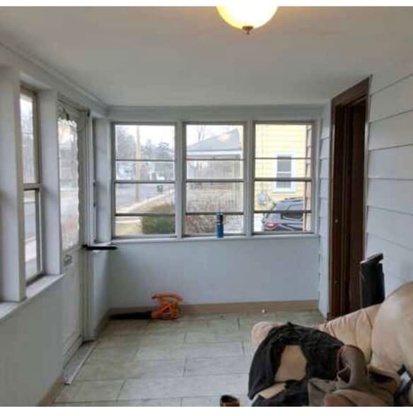 Sunroom (Front Porch) 2 - 303 Ellis St