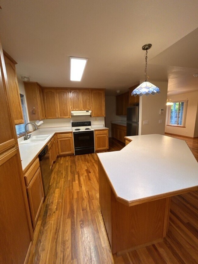 Building Photo - Cozy 3 Bedroom 2 Bath Home Located in Eureka