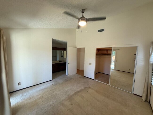 Building Photo - Modern 4 Bedroom One Story *Vacaville