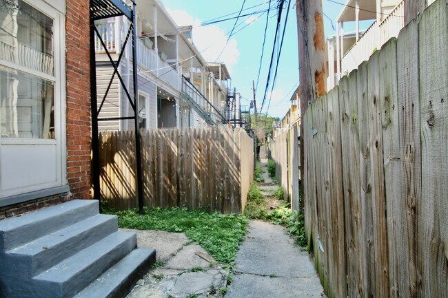 Building Photo - 1911 N 2nd St