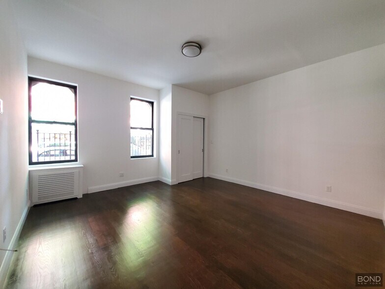 Primary Photo - 206 W 104th St
