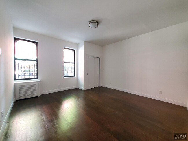 Primary Photo - 206 W 104th St
