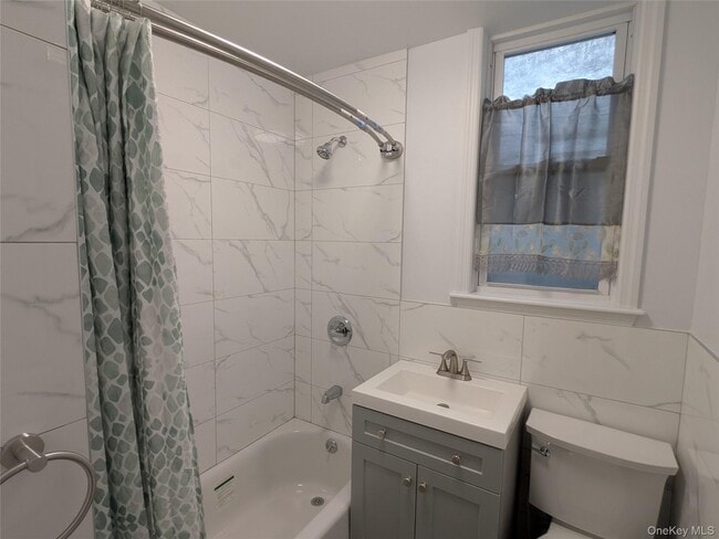 Building Photo - 205-17 Hollis Ave