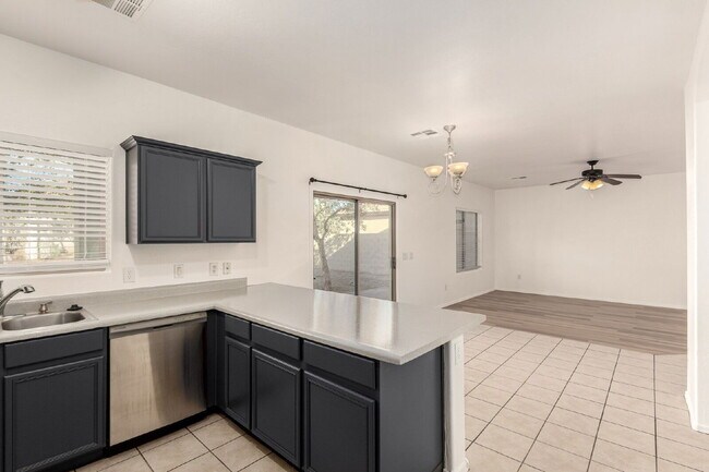 Building Photo - 24110 W Hadley St