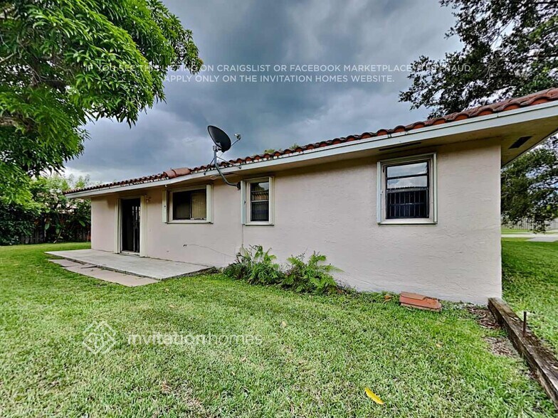 Building Photo - 11295 SW 55th Pl