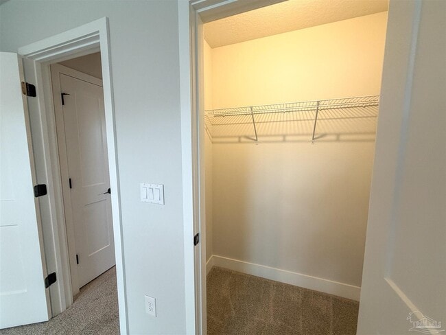 Building Photo - 8049 Westpointe Ln