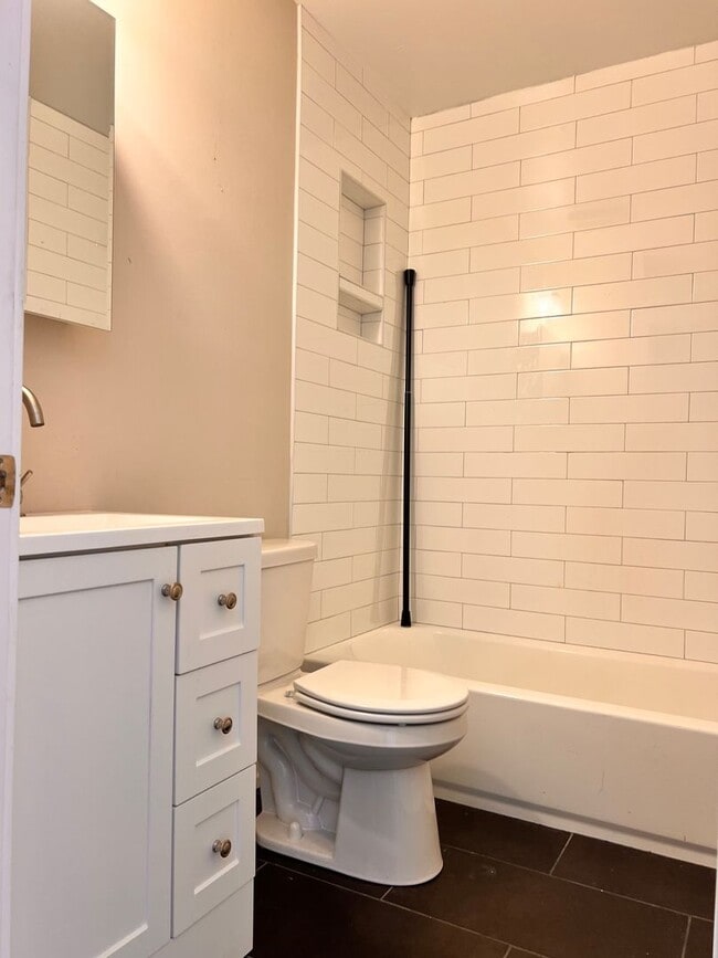 Building Photo - 4627 E. Thompson-2 Bed