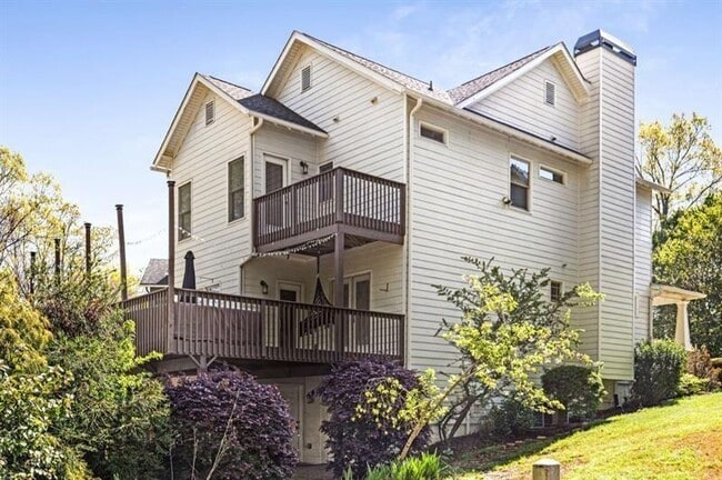 Building Photo - 1390 Marion Walk SE