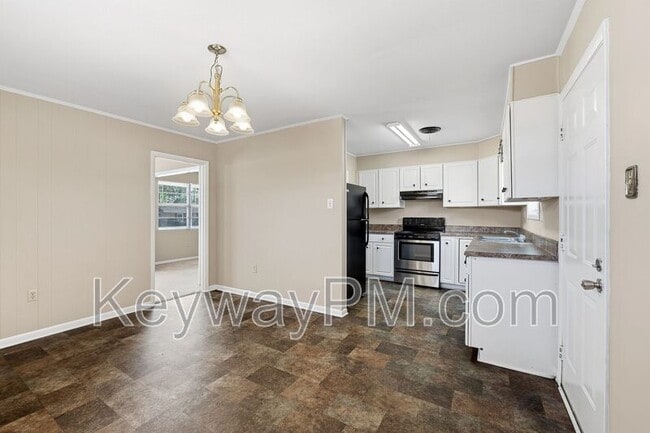 Building Photo - 3645 Westwood Dr