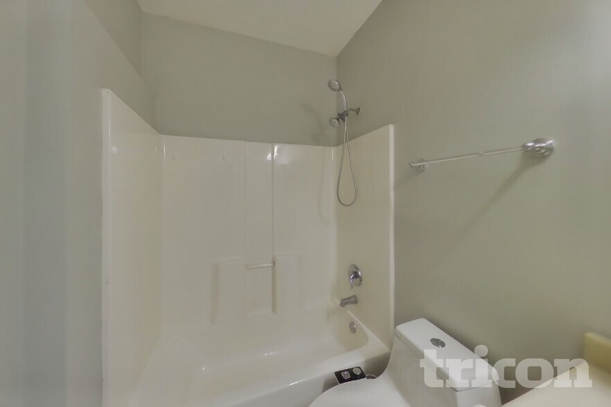 Building Photo - 3587 Vern Way NE