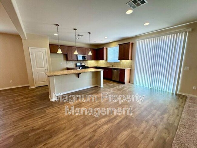 Building Photo - 34726 Yellow Root Ct