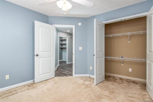 Building Photo - 9025 Saw Tooth Loop