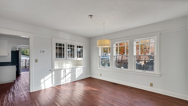 Building Photo - ALL UTILITIES INCLUDED - Remodeled - Upper Level - Backyard