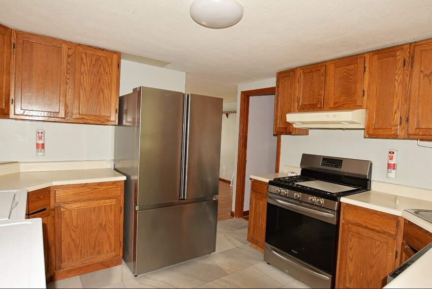 Building Photo - 410 Bald Hill Rd