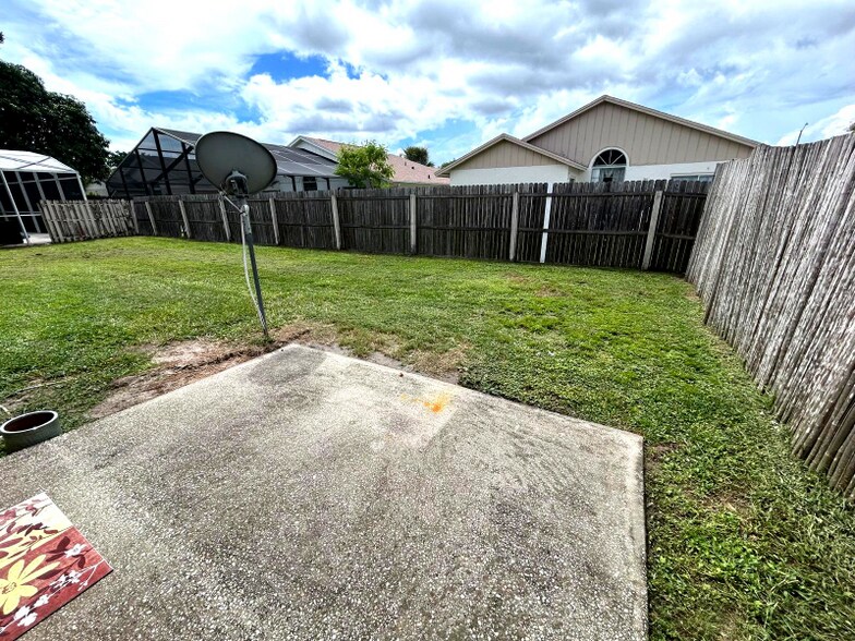 Building Photo - 3112 Headdress Dr