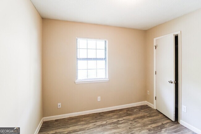 Building Photo - 5531 Mallard Trail