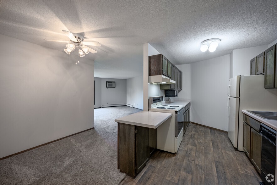 1BR, 1BA - 901SF - Kitchen/Living Room - Grand Pre East