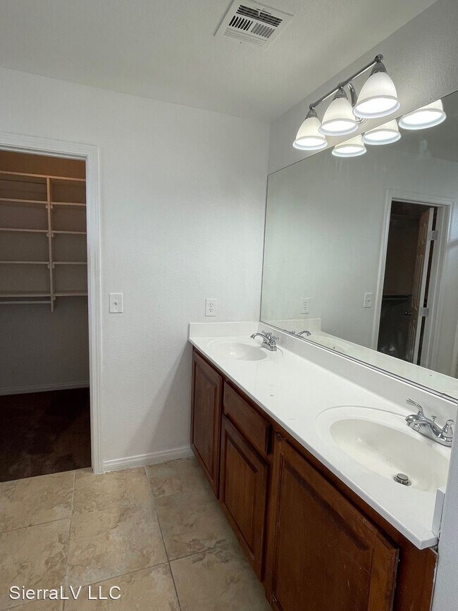 Building Photo - 4 br, 2.5 bath House - 9029 Victor Creek Ave.