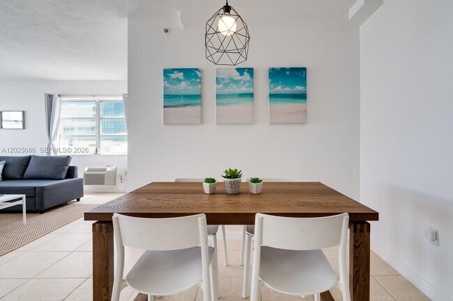 Building Photo - 3100 Collins Ave