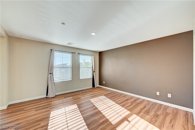 Building Photo - 2054 Waterlily View St