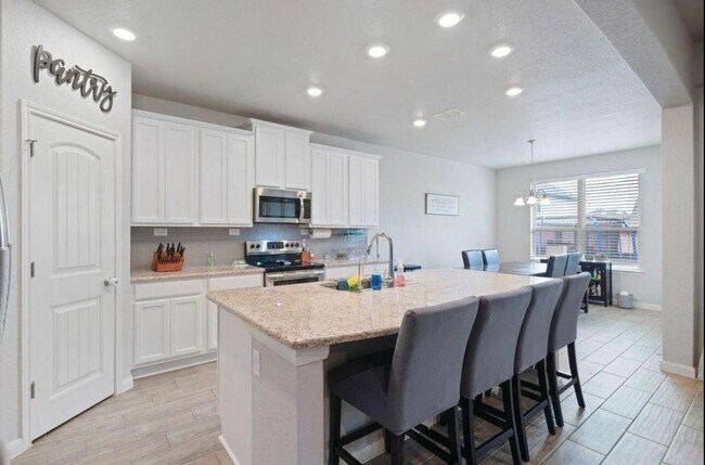 Building Photo - IMPRESSIVE 4 BD/3 BA HOME FOR RENT IN CYPR...