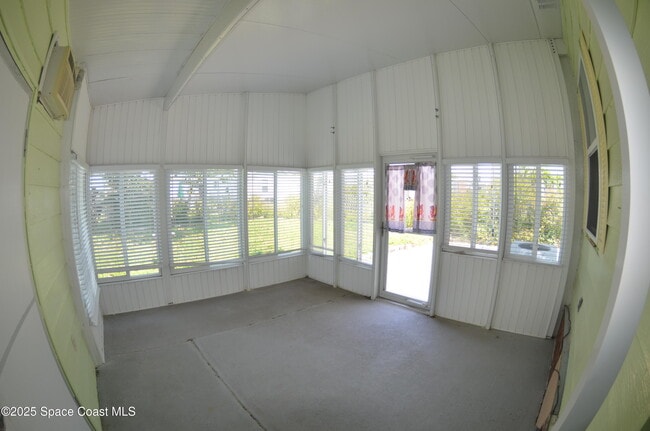 Building Photo - 1931 Coco Plum St NE