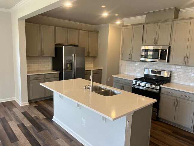 Building Photo - **3 Bed, 2.5 Bath Home for Rent @ Triple Crown in Durham**