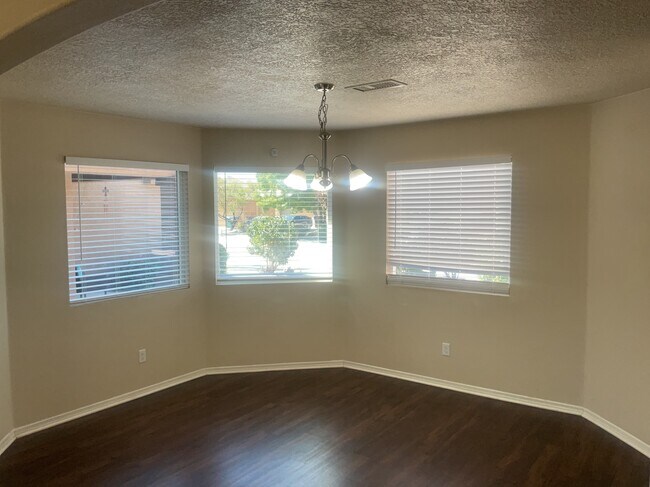 Building Photo - 3744 Lonesome Ridge St NE