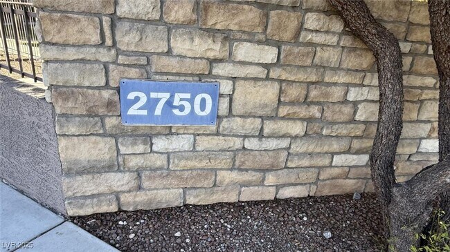 Building Photo - 2750 S Durango Dr