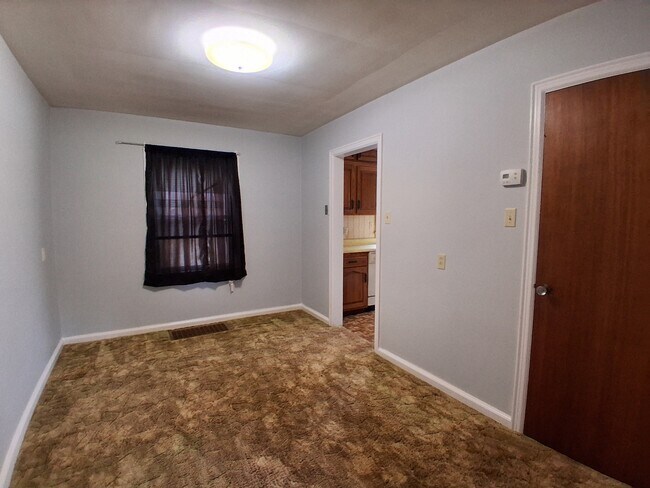 Building Photo - 928 N Griffin St